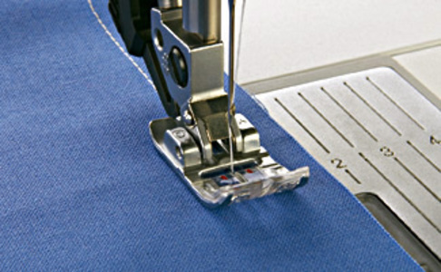 фото - 820250-096 PFAFF Лапка стандартная (DE)